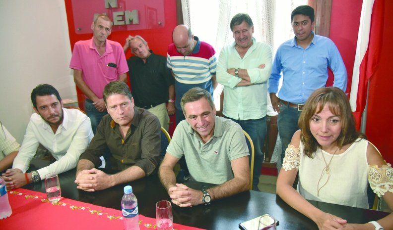 Marcos Tagni, Carlos Briner, Ramón Mestre y Nora Landart en la presentación ante la prensa que se realizó en la Casa Radical.