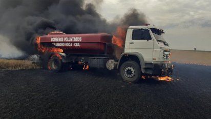 Se quemó una unidad de Bomberos en pleno combate de un incendio
