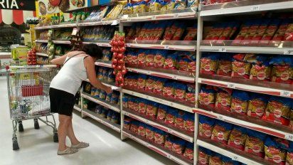 Economistas apuntan a los combustibles y los sobrecostos laborales en la suba de la inflación