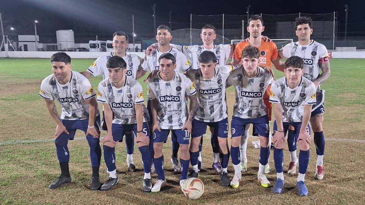 Formación inicial de la selección de la Liga Regional de Fútbol de Río Cuarto que arrancó con ventaja la finalregional ante su par de Catamarca