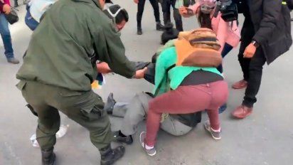 Cinco muertos por la represión policial de una protesta masiva en Cochabamba