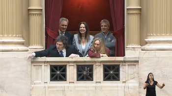 Milei le gritó chorros y corruptos a los periodistas del Congreso