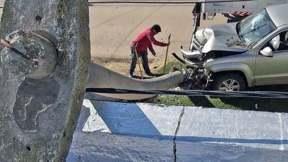 Un choque dejó a casi toda La Carlota sin luz