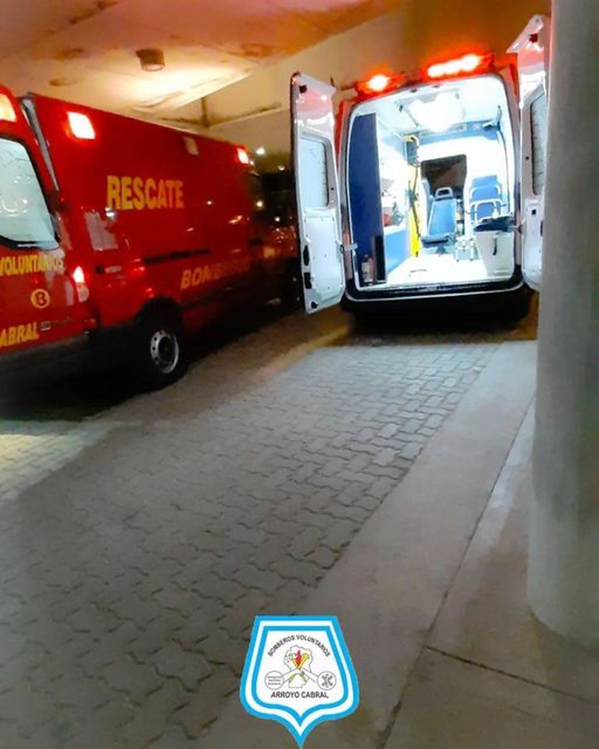 Dos ambulancias trasladaron a los heridos.