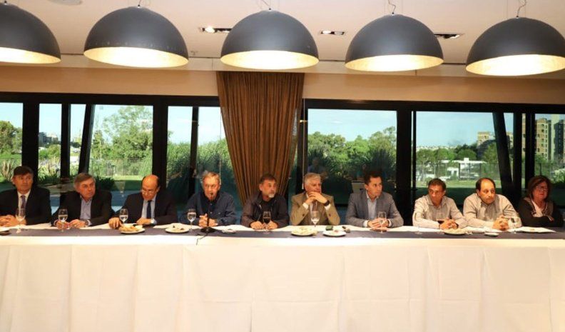 Schiaretti se reunió con legisladores justicialistas antes de anunciarse la fecha de elecciones.