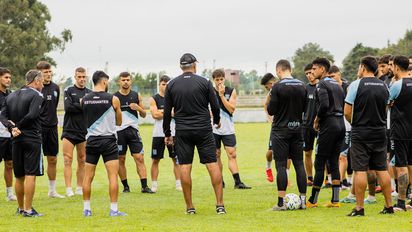 Con Iván Delfino a la cabeza, Estudiantes toma impulso y se acomoda en la tabla de la Zona B