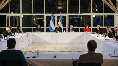 Alberto Fernández analizó con el comité de expertos los pasos a seguir