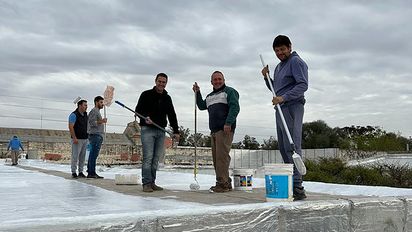 Cabrera: un grupo de papás se unió para realizar mejoras en una escuela