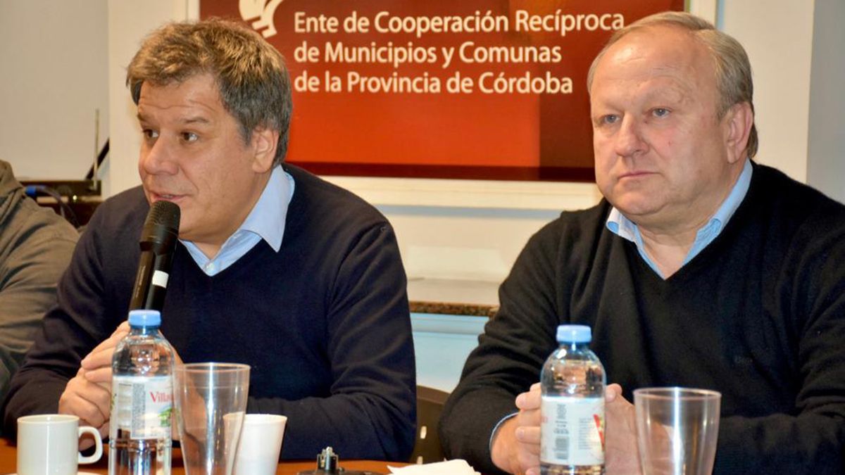 Facundo Manes visitó el Foro de Intendentes Radicales de Córdoba