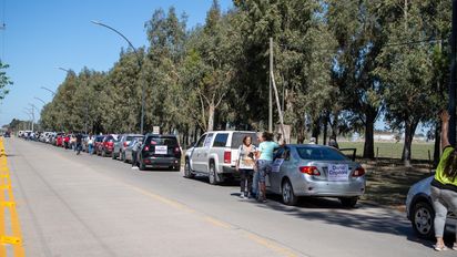 Con caravanas y recorridos barriales, los candidatos ponen fin a sus campañas 