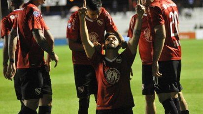 Independiente sufrió pero festejó en Paraná