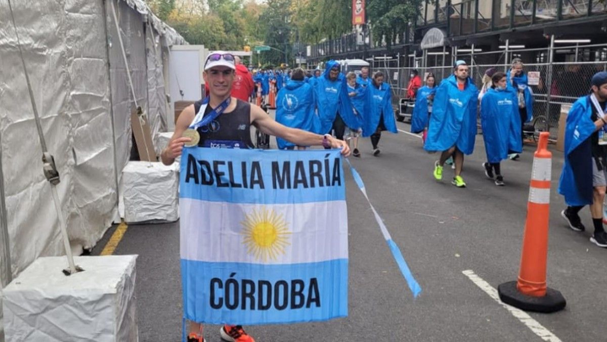 El maratonista amateur viajó junto con 40 argentinos para participar en la maratón de Nueva York.