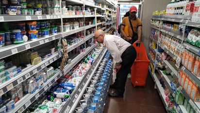 Por la caída del consumo, esperan  que la suba del dólar no vaya a precios