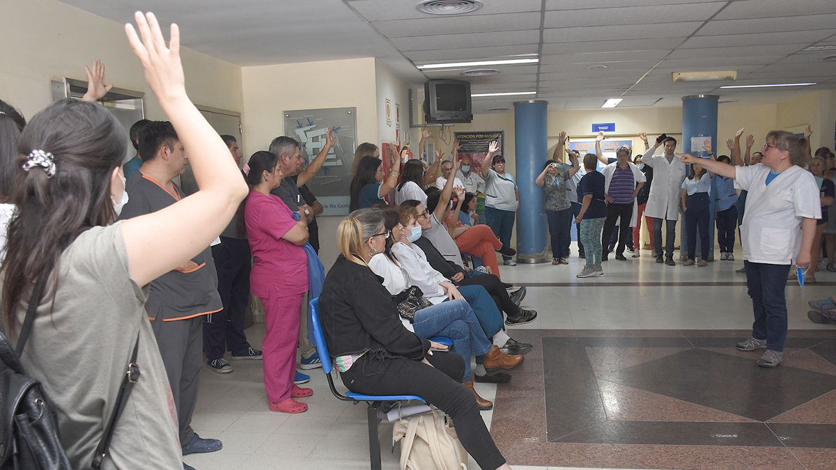 Hoy habrá una nueva asamblea en el Hospital de Río Cuarto para evaluar el resultado de la última reunión. 