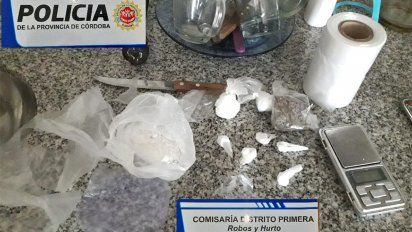 Allanaron viviendas en el sur de Río Cuarto por un robo: atraparon a dos sospechosos y hallaron droga