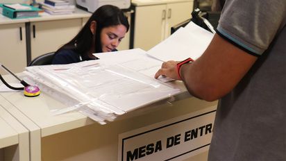 Córdoba: intensas negociaciones a un día del cierre de las listas