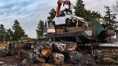 Compactaron 2.500 motos y 500 autos y se contribuyó al cuidado del ambiente