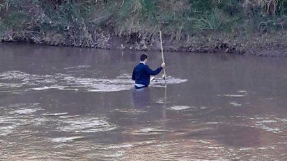 Hallaron sin vida a Carbonio en el río, en las afueras de La Carlota