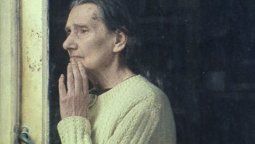 Instrucciones para mirar por una ventana cualquier domingo gris