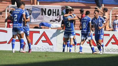 Godoy Cruz venció a Racing en Mendoza