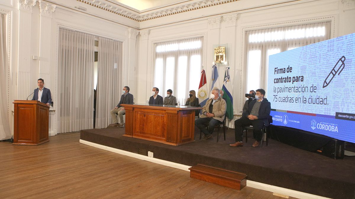 El acto se desarrolló en el Salón Blanco Municipal.