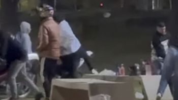 Impactantes imágenes del momento que un joven es baleado en zona de Playa Bonita