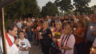 Gran participación de feligreses en las iglesias en el tradicional Viernes Santo