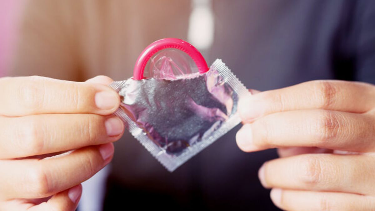 Hay poco conocimiento de que los juguetes sexuales necesitan de preservativos si van a ser compartidos o introducidos en los genitales de otra persona.