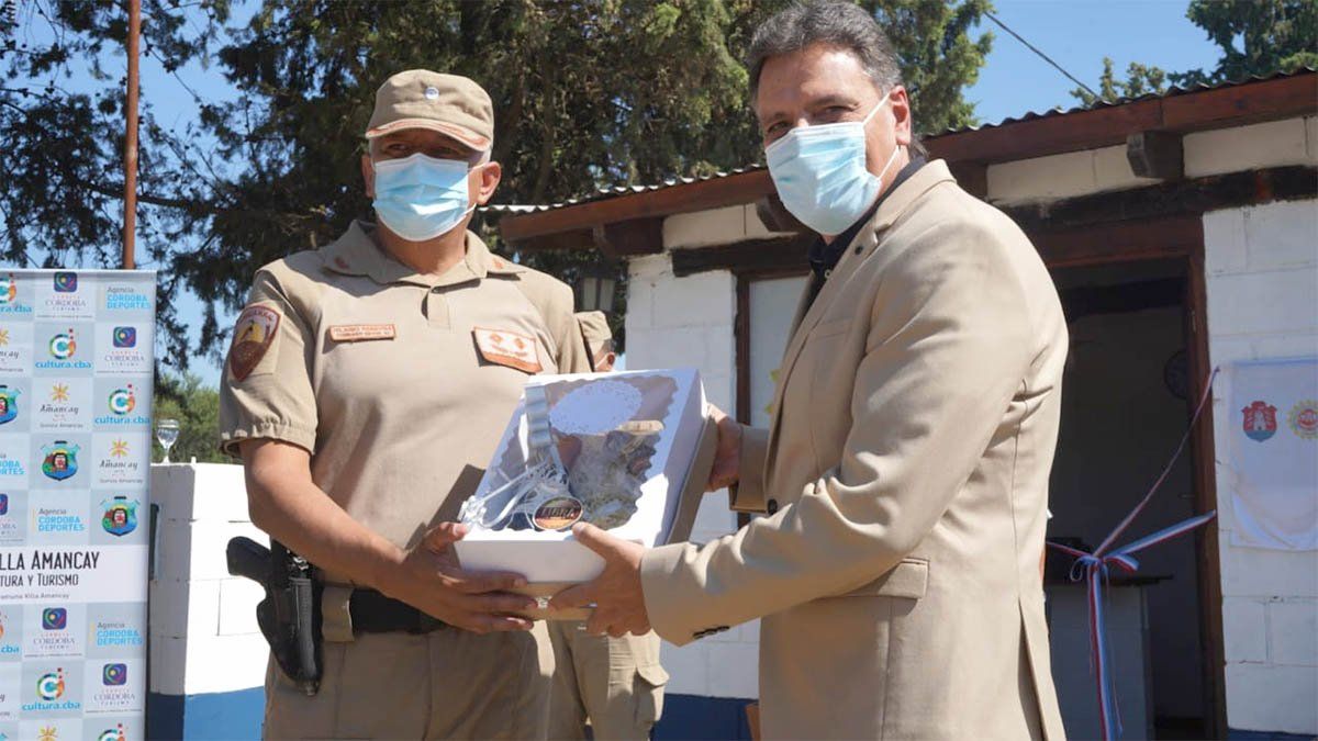 El ministro Alfonso Mosquera y el jefe de Patrulla Rural Sur