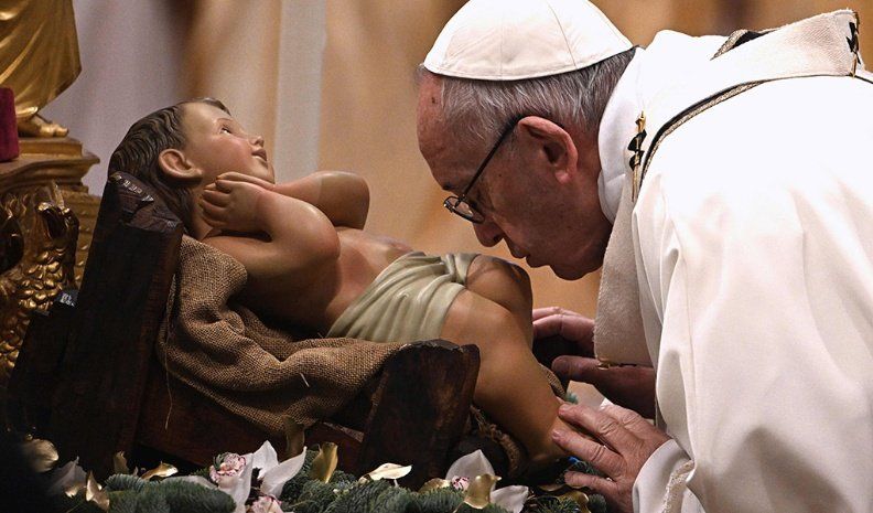 El Papa llamó a imitar a los Reyes Magos con amor humilde