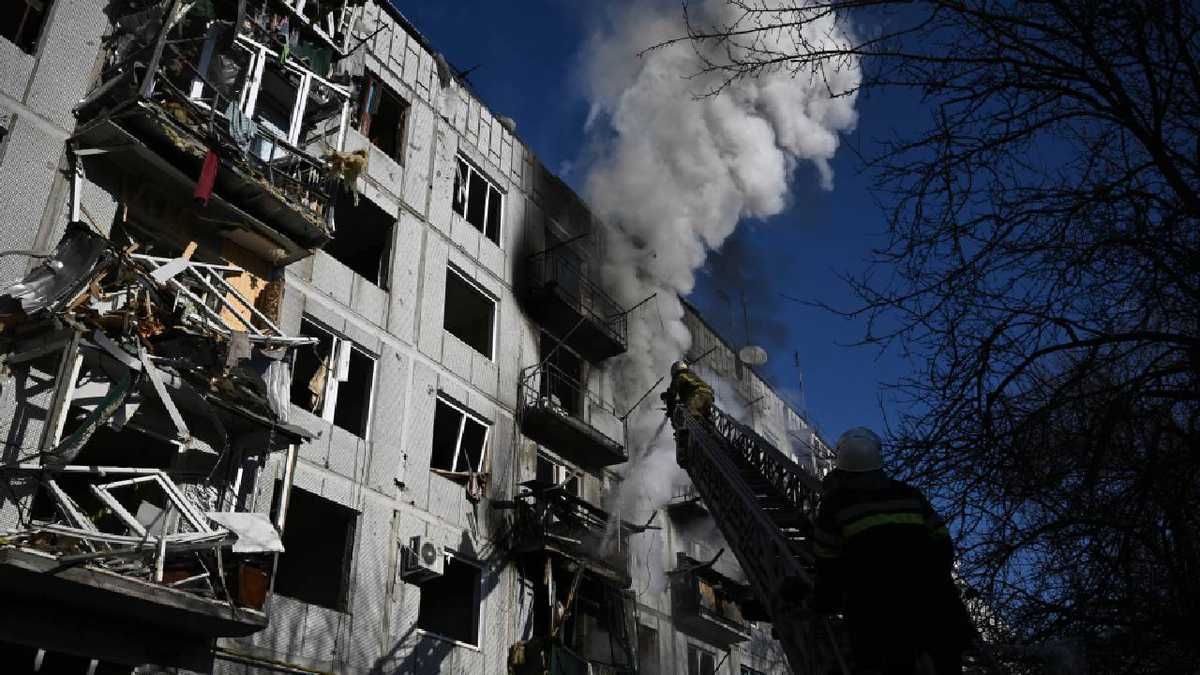 Ataques rusos en Ucrania provocan la muerte de más de 2 mil civiles