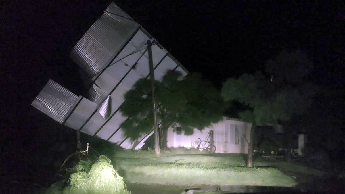 La tormenta dejó importantes daños en localidades del departamento Juárez Celman.