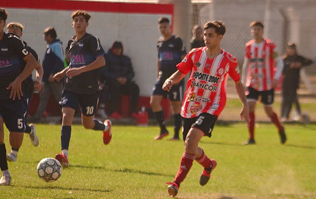 La reserva de Alumni venció 3-1 a Argentino y trepó al cuarto puesto en la zona Centro.