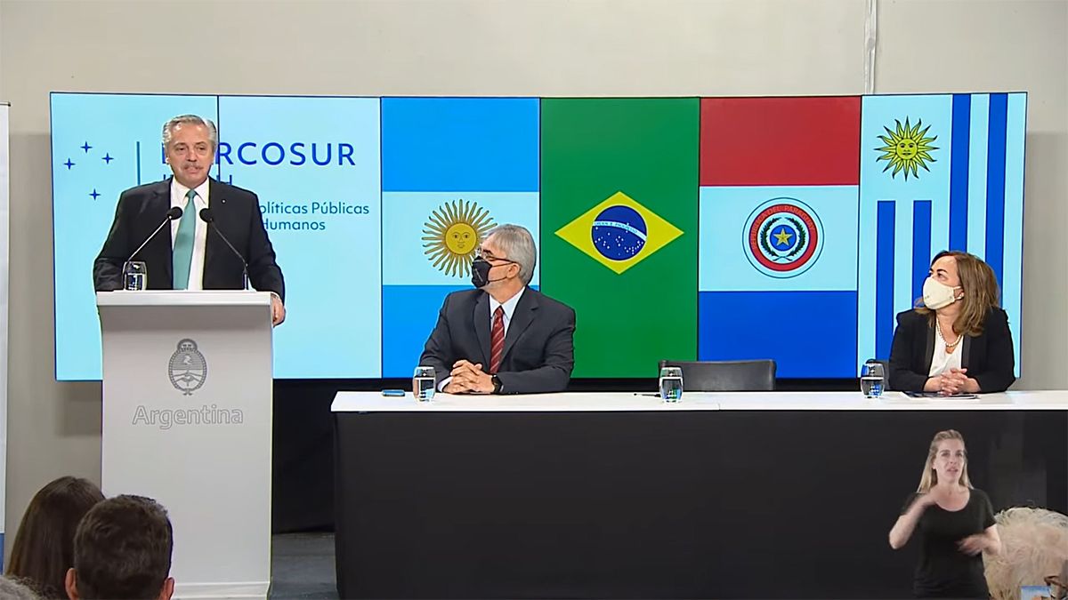El presidente encabezó la ceremonia de asunción de Remo Carlotto como secretario Ejecutivo del Instituto de Políticas Públicas en Derechos Humanos del Mercosur (Ippdh).