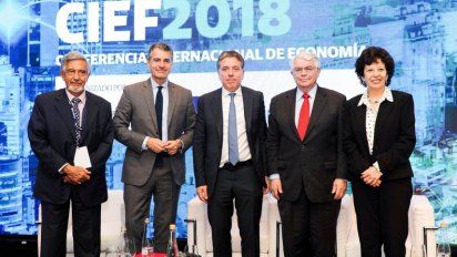 El riesgo país se disparó a 758 puntos y genera interrogantes