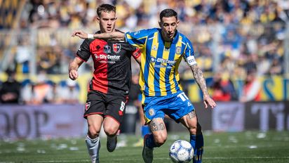 Newell's empató agónicamente el clásico ante Rosario Central
