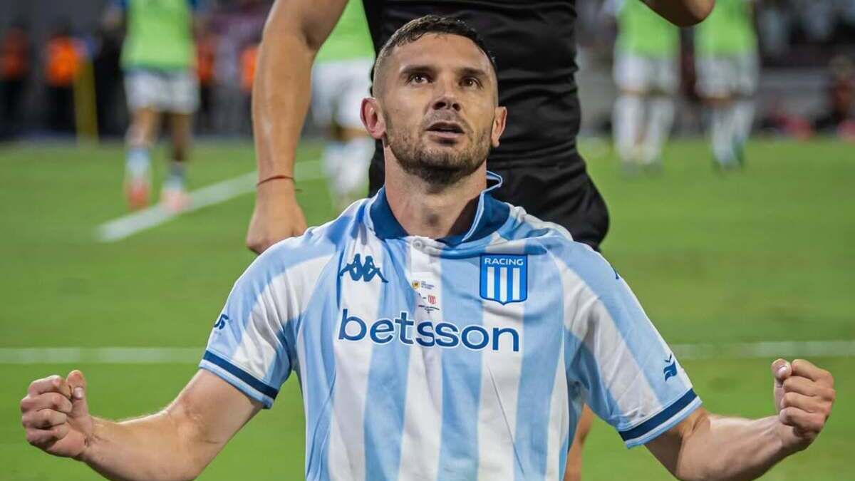 Adrián Maravilla Martínez abrió con su gol la final para Racing.