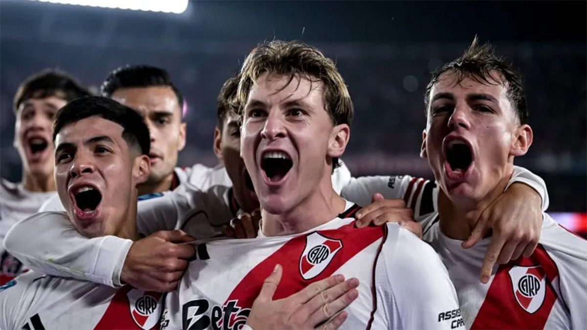 Facundo Colidio grita su gol, con el que River eliminó a Central y es finalista del Torneo Apertura 2026