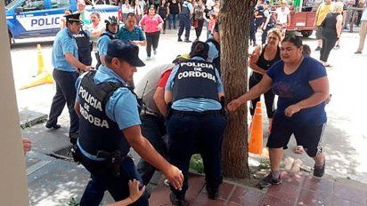 Imputan a 17 huinquenses por disturbios ocurridos tras el crimen de una joven