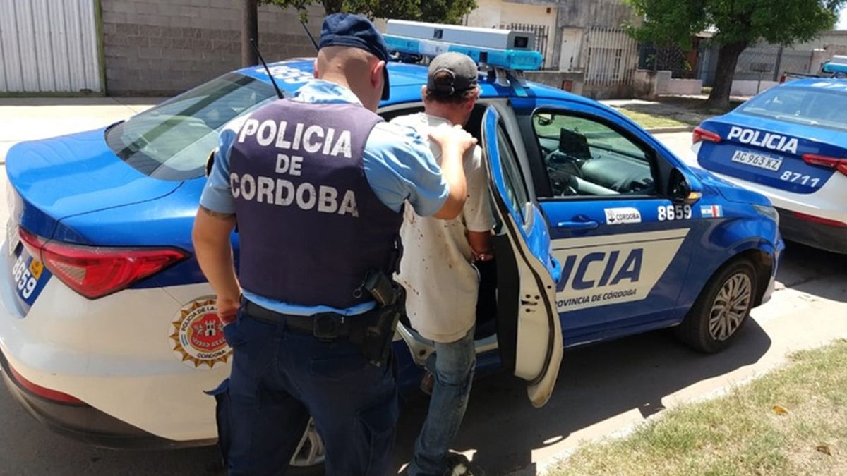 Le Pegó A Su Hijo Con Un Pedazo De Un Caño De Gas En La Cara Y La Policía Lo Arrestó 8137