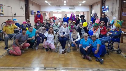 Los abuelos del asilo de Coronel Moldes festejaron con diversas actividades el Día de la Primavera