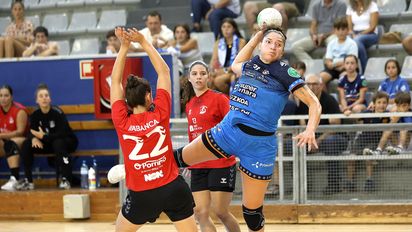 Giuliana Gavilán convirtió 3 goles para que Bera Bera gane, y lidere en España