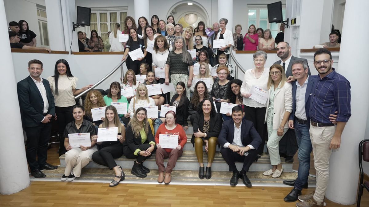 Las mujeres reconocidas recibieron un certificado por participar del primer evento.
