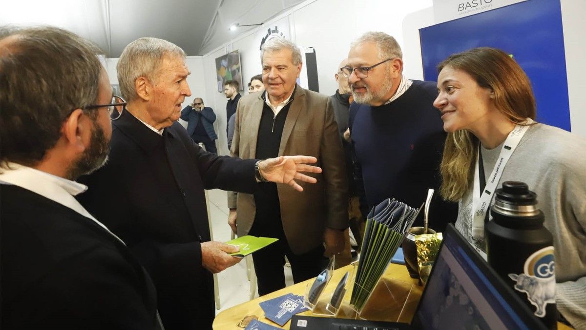 El ministro Busso acompañó al gobernador Schiaretti en su visita a la Rural de Palermo.
