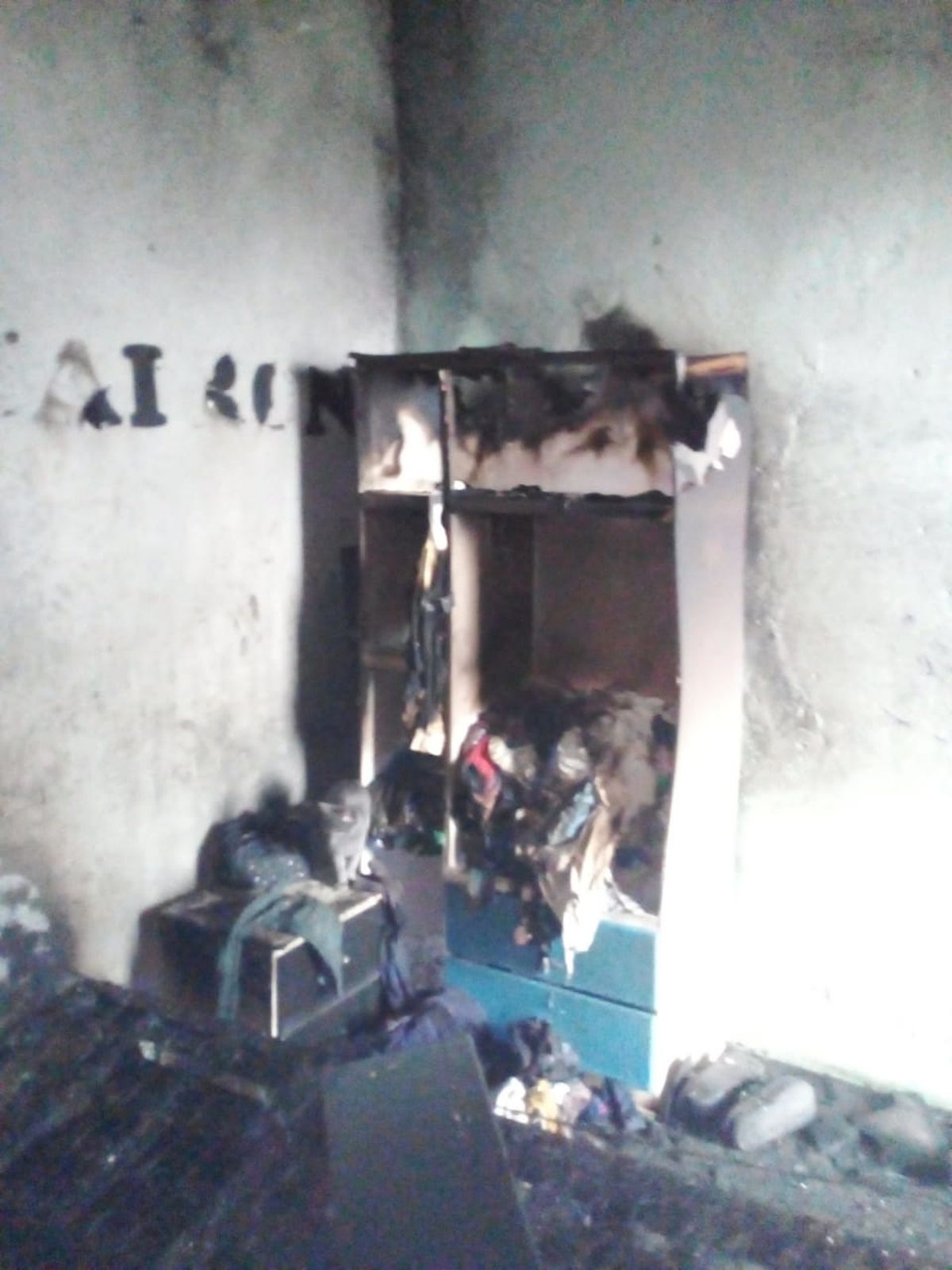 La casa situada en Vélez Sarsfield 2652 se prendió fuego el miércoles pasado.