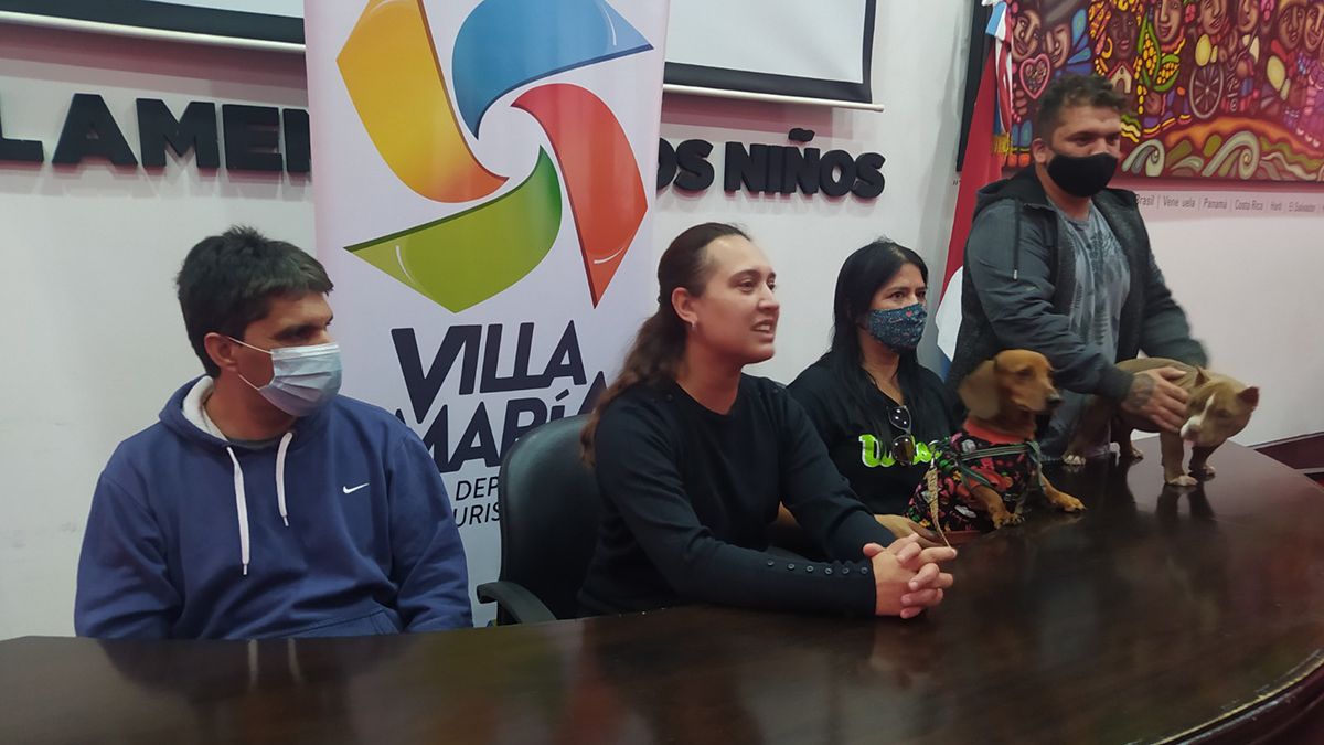 Sofía Vilches de la Secretaria de Turismo y Deportes presentó la segunda edición del evento para mascotas.