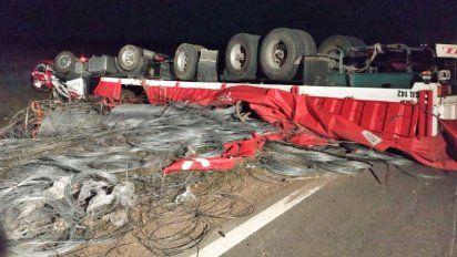 Muere un chofer en un choque frontal de camiones en ruta 8