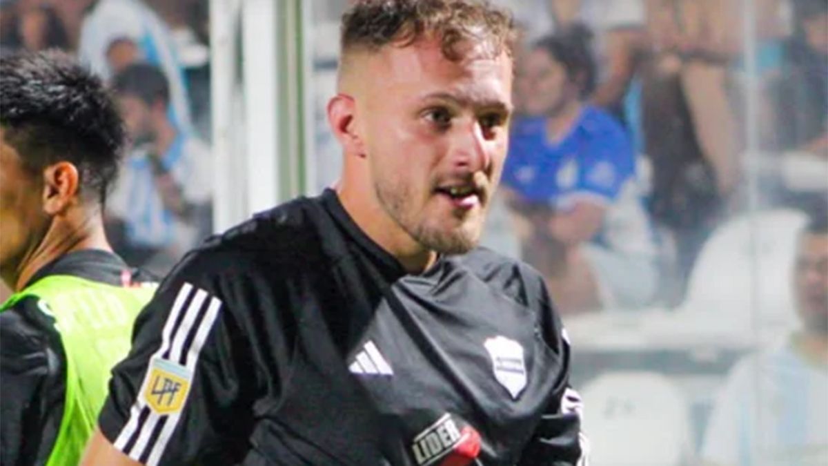 Nicolas Sansotre festeja su gol, que abrió el partido.