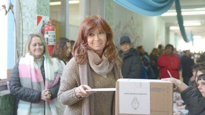 Cristina acertó con su estrategia y llevó a la victoria a Fernández y Kicillof