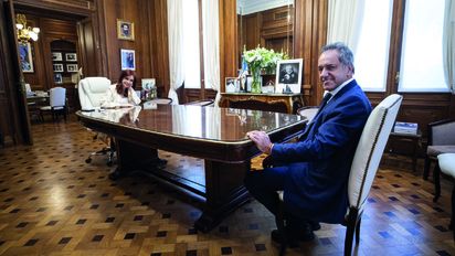 Cristina Kirchner recibió a Daniel Scioli en el Senado tras el cierre de listas